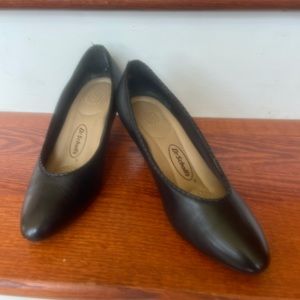 Dr Scholl’s black comfort pumps